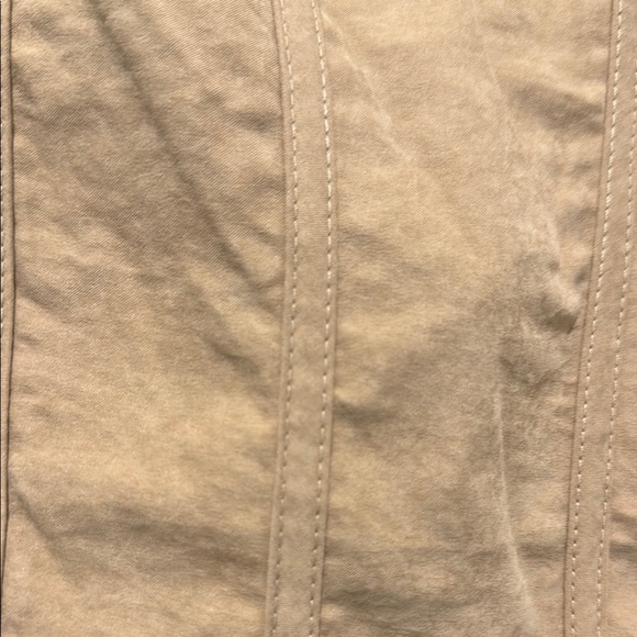 Kirious Los Angeles Tan Smocked Puff Sleeve Crop Top - Picture 9 of 9